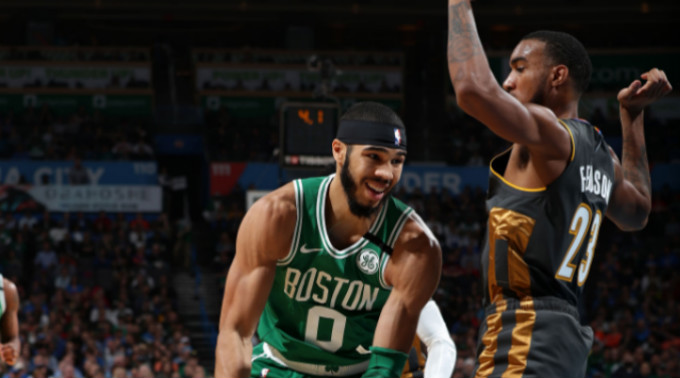 相比之下 相比之下