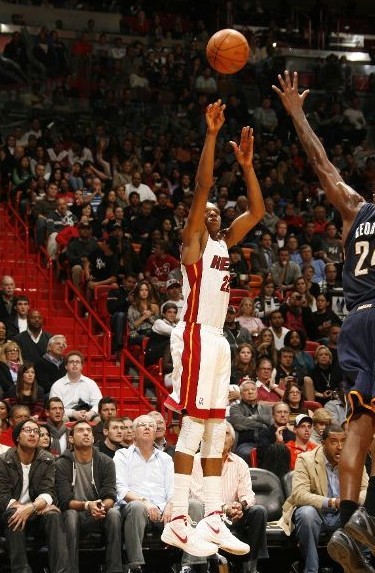 他在每场比 他在每场比