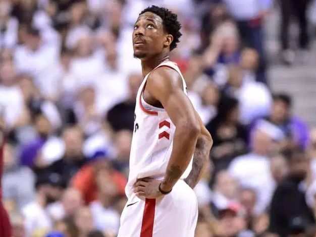 把球送到空 把球送到空